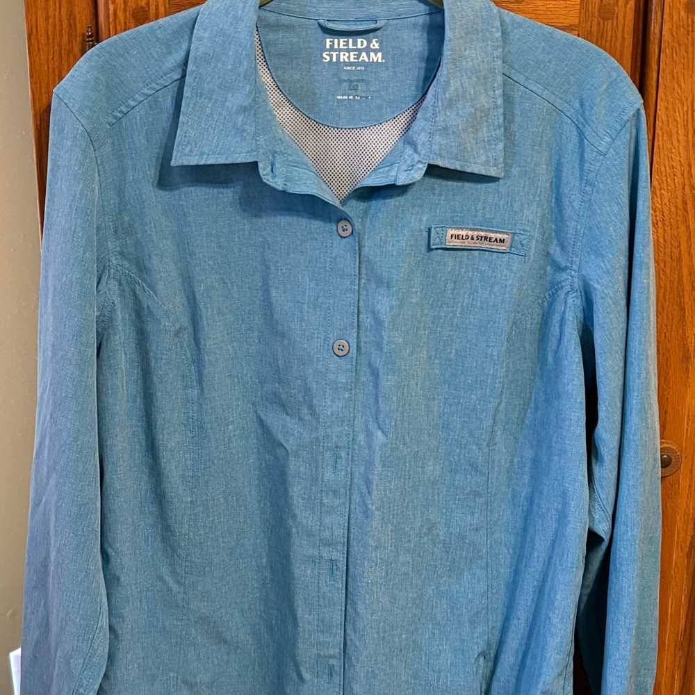 Field & Stream Button Down Long Sleeve Fishing Shirt